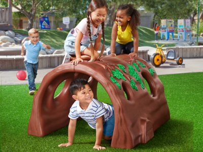 Climb&nbsp;& Play Log Hideaway