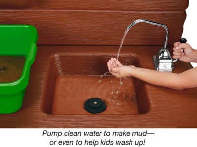 Pump&nbsp;& Play Mud Kitchen